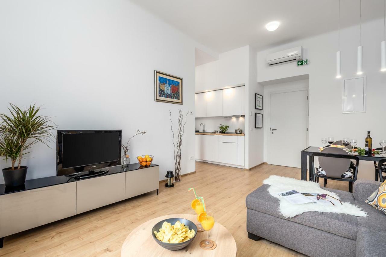 Apartman DeArk Apartment Rijeka Bagian luar foto