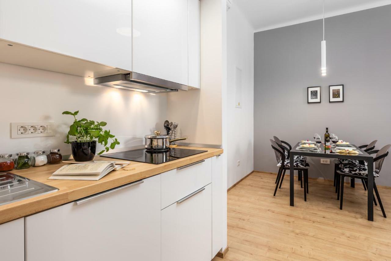 Apartman DeArk Apartment Rijeka Bagian luar foto