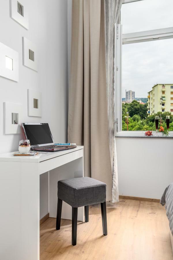 Apartman DeArk Apartment Rijeka Bagian luar foto
